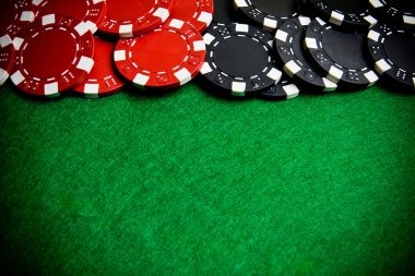 Dealer announcing spin results Dealer confirming Fa Cai Shen spin outcome